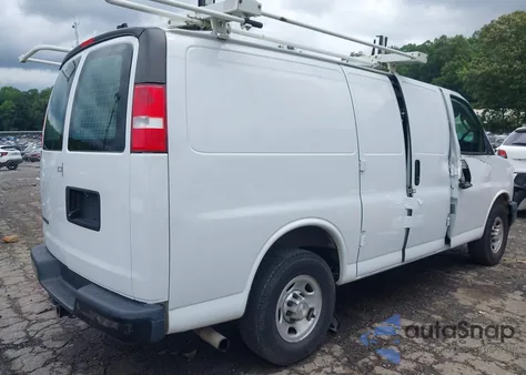 2017 Chevrolet Express 2500 Work Van from USA, damaged, VIN 1GCWGAFF7H1345734